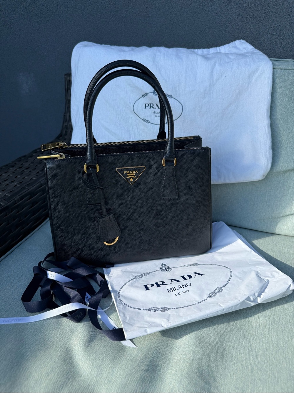 Prada Galleria medium Saffiano leather bag authentic - Picture 1 of 13
